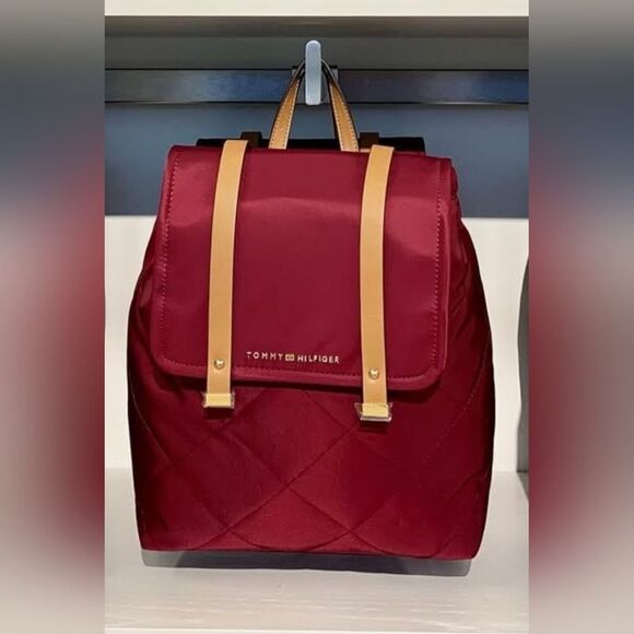 Tommy Hilfigur Amelia Nylon Backpack Burgundy Red Quilted Chic Convertible - Picture 1 of 5